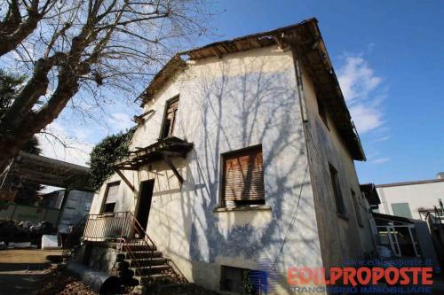 Capannone in vendita a Lazzate