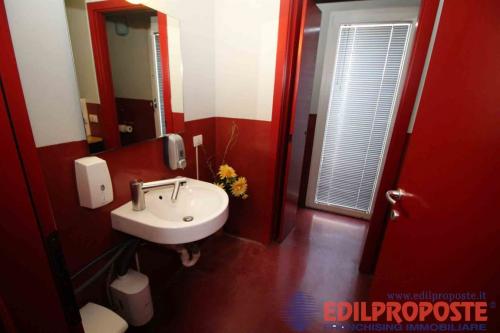 Capannone in vendita a Lazzate