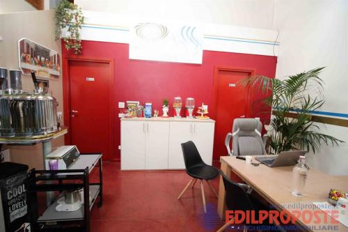 Capannone in vendita a Lazzate