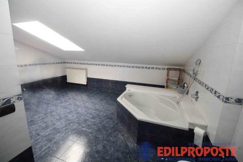 Appartamento in vendita a Cogliate