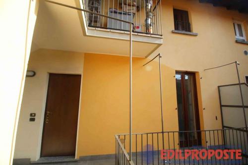 Appartamento in vendita a Lazzate