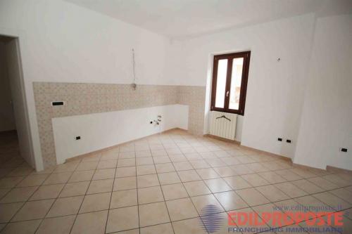 Appartamento in vendita a Lazzate