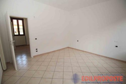 Appartamento in vendita a Lazzate