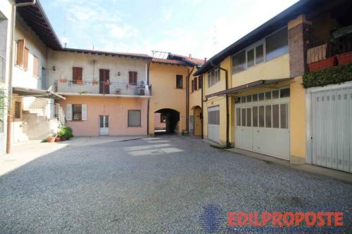 Appartamento in vendita a Lazzate