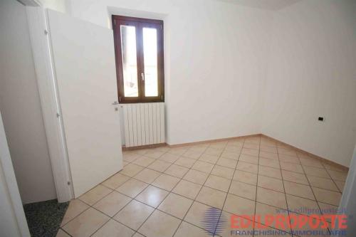 Appartamento in vendita a Lazzate