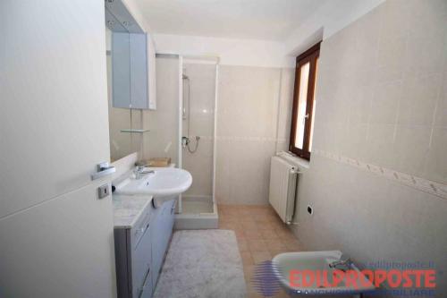 Appartamento in vendita a Lazzate