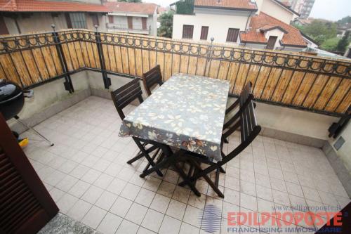 Appartamento in vendita a Lazzate