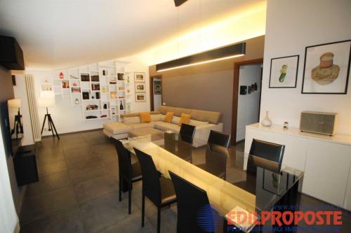 Appartamento in vendita a Lazzate