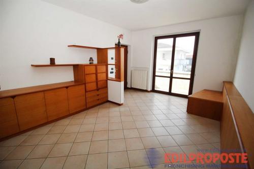 Appartamento in vendita a Lazzate