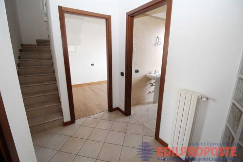 Appartamento in vendita a Lazzate