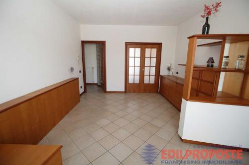 Appartamento in vendita a Lazzate