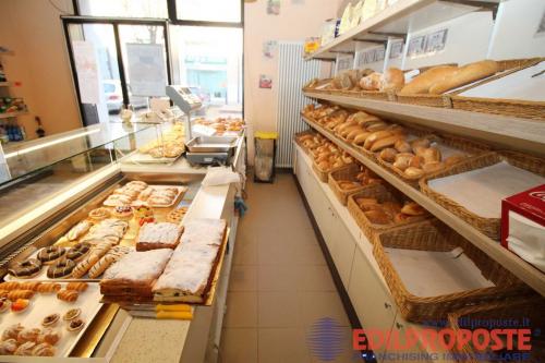 Locale commerciale in vendita a Lentate sul Seveso