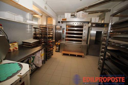 Locale commerciale in vendita a Lentate sul Seveso