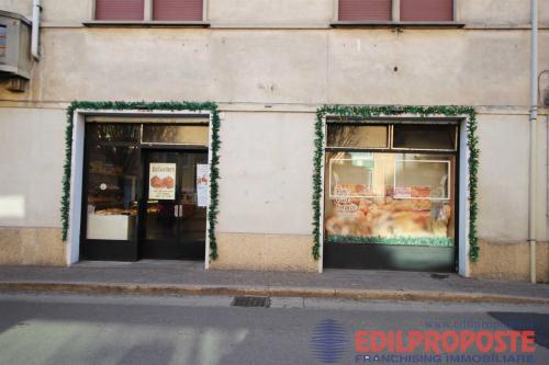 Locale commerciale in vendita a Lentate sul Seveso