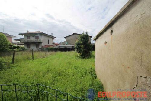 Terreno edificabile in vendita a Cogliate