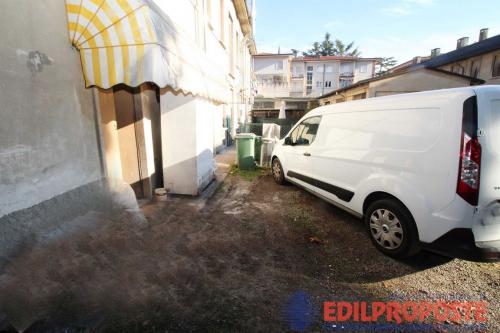 Locale commerciale in vendita a Lentate sul Seveso