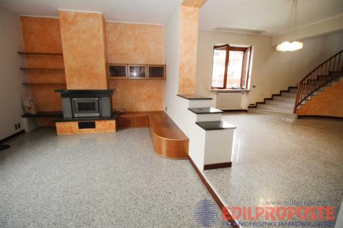 Villa in vendita a Lazzate