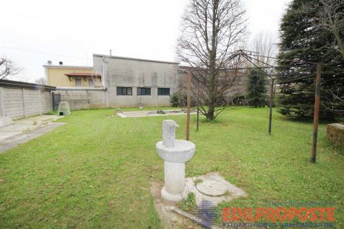 Villa in vendita a Lazzate
