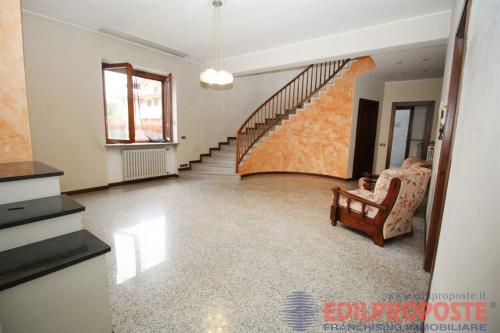 Villa in vendita a Lazzate