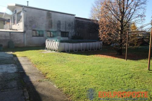 Villa in vendita a Lazzate
