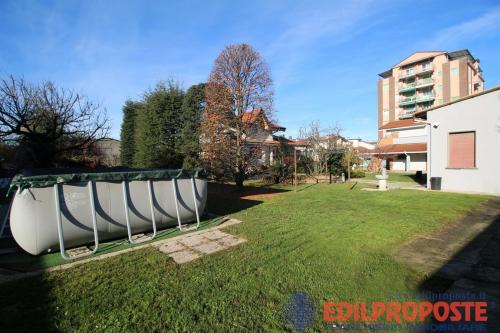 Villa in vendita a Lazzate