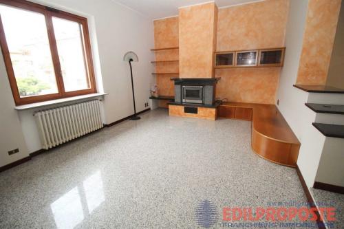 Villa in vendita a Lazzate