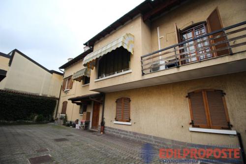 Appartamento in vendita a Lazzate