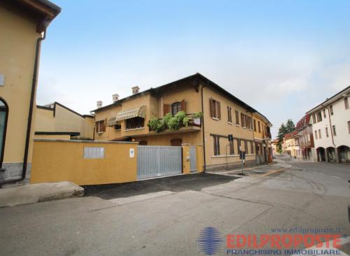 Appartamento in vendita a Lazzate