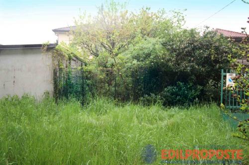 Casa singola in vendita a Lazzate