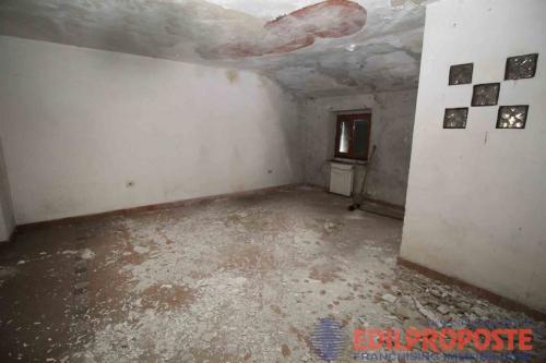 Casa singola in vendita a Lazzate