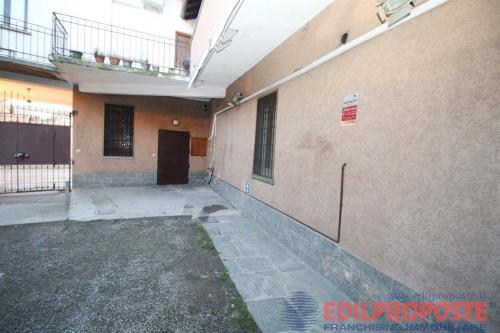 Locale commerciale in vendita a Lazzate