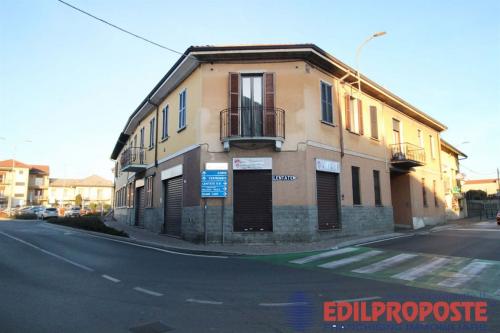 Locale commerciale in vendita a Lazzate