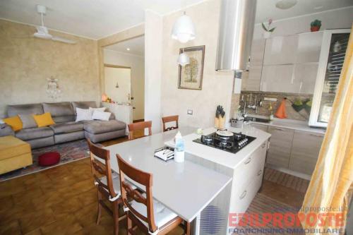 Appartamento in vendita a Lazzate