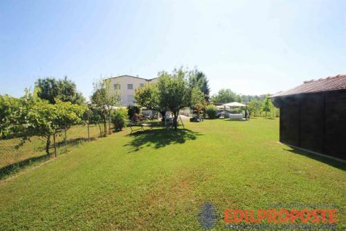 Appartamento in vendita a Lazzate