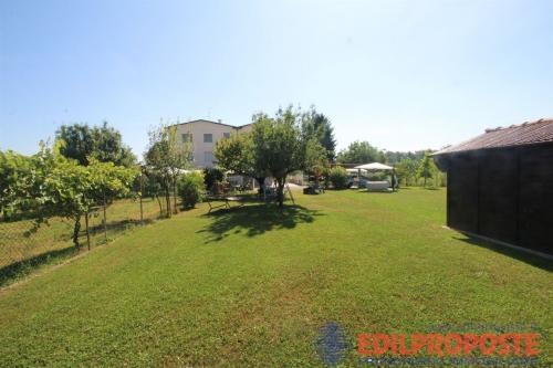 Appartamento in vendita a Lazzate
