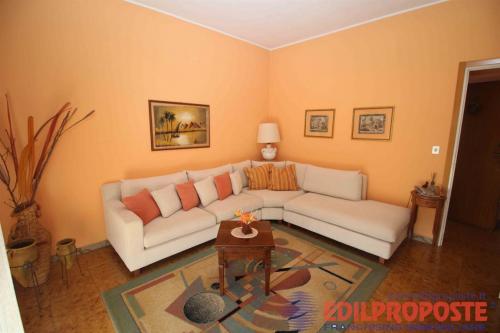 Appartamento in vendita a Lazzate