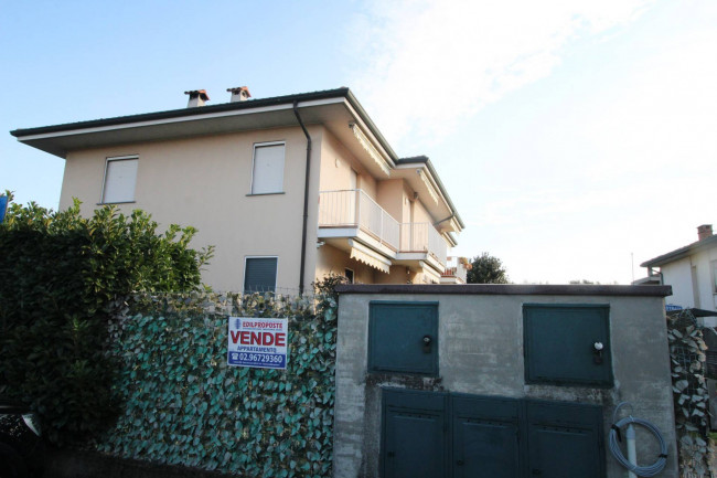 Appartamento in vendita a Lazzate