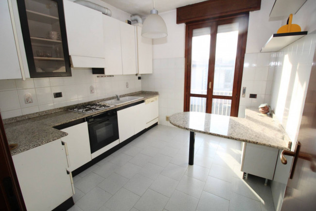 Appartamento in vendita a Lazzate