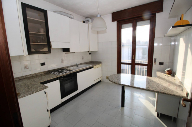 Appartamento in vendita a Lazzate