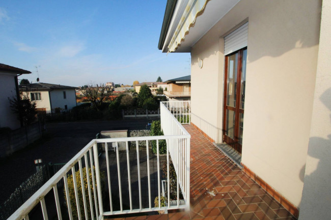 Appartamento in vendita a Lazzate