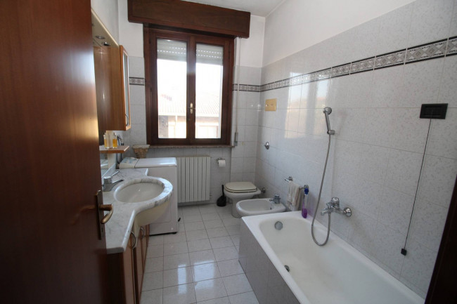 Appartamento in vendita a Lazzate