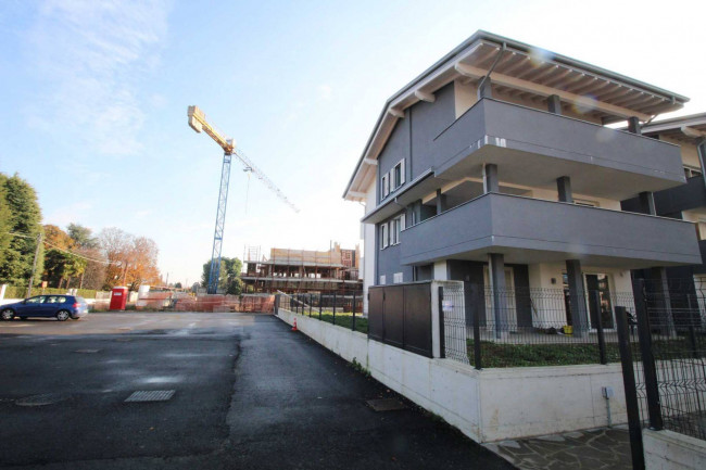 Appartamento in vendita a Lazzate