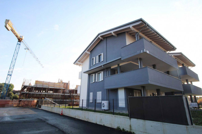 Appartamento in vendita a Lazzate