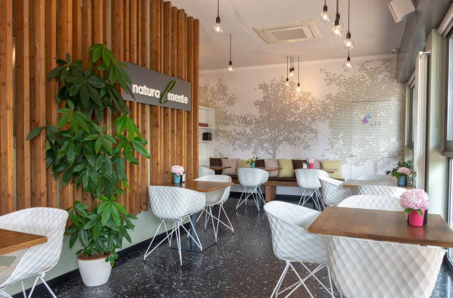 Locale commerciale in vendita a Lazzate