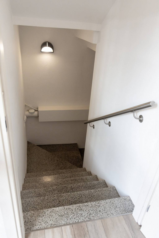 Locale commerciale in vendita a Lazzate