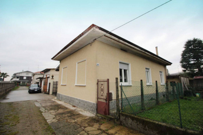 Casa singola in affitto a Lazzate