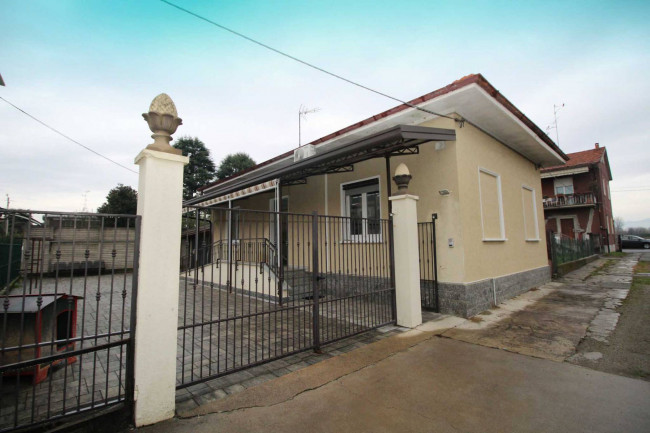 Casa singola in affitto a Lazzate