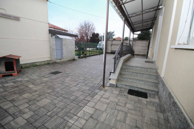 Casa singola in affitto a Lazzate
