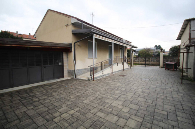 Casa singola in affitto a Lazzate