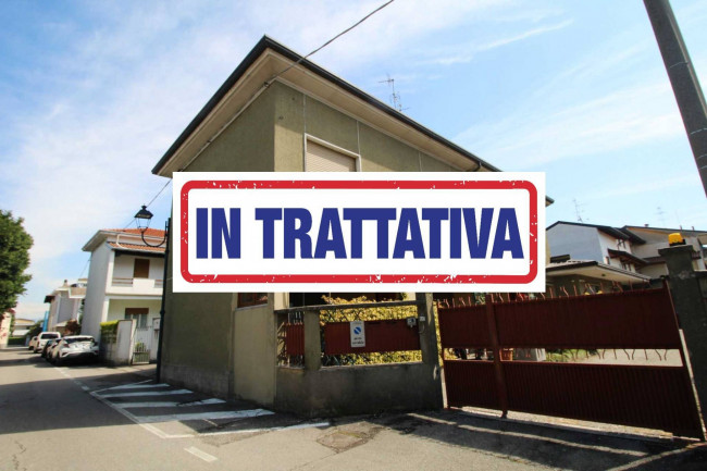 Villa in vendita a Lazzate